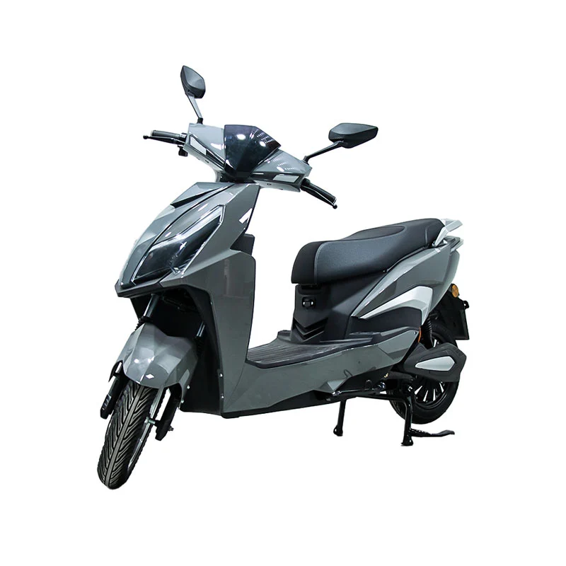 Sepeda motor listrik 1500W dengan pedal skuter roda dua
